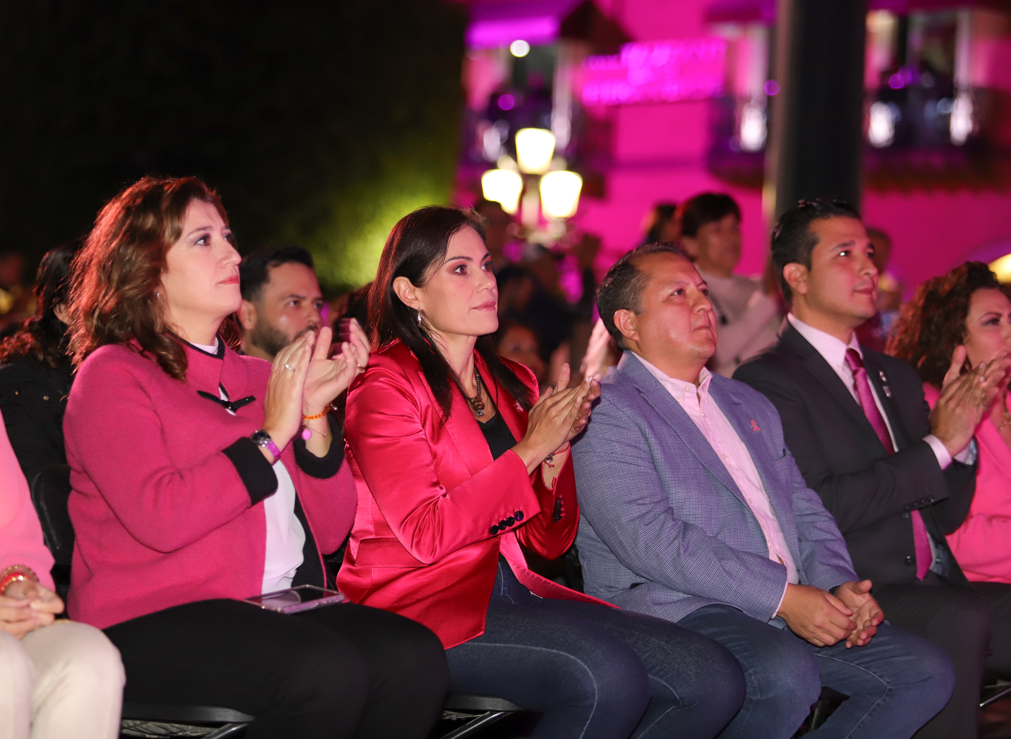 Conmemoran el día internacional de la lucha contra el cáncer de mama